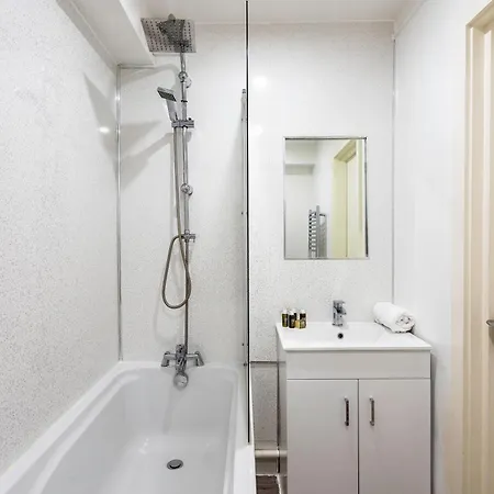 Spacious Clapham Junction Apartment Лондон Экстерьер фото