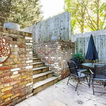 Spacious Clapham Junction Apartment Лондон Экстерьер фото