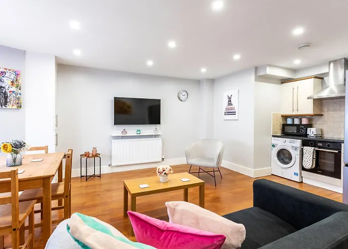 Spacious Clapham Junction Apartment