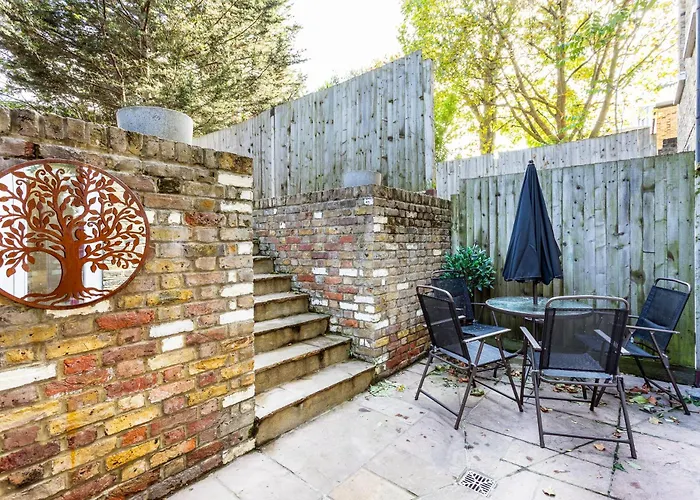Spacious Clapham Junction Apartment